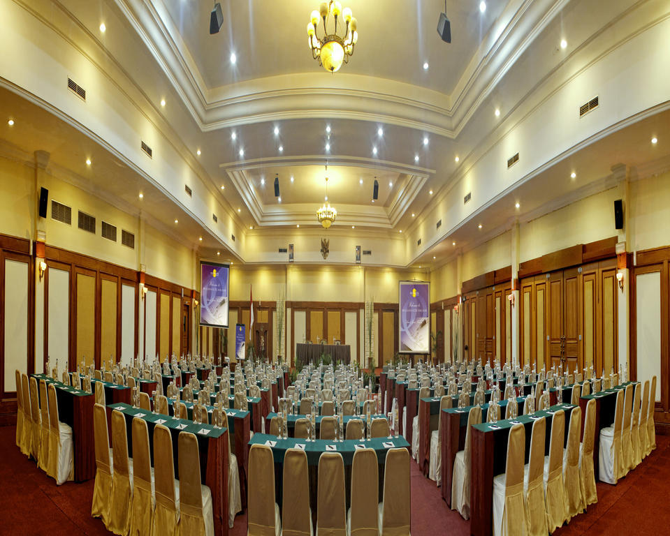 Singgasana Hotel Macasar Exterior foto